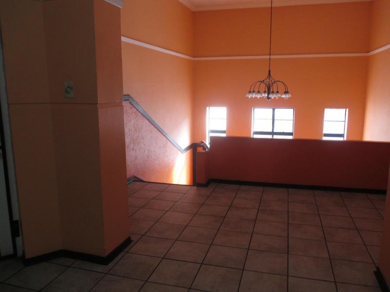 To Let commercial Property for Rent in Lemoenkloof Western Cape